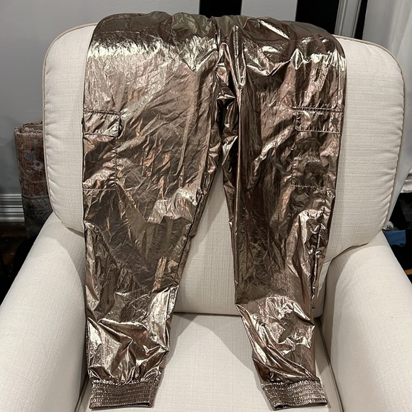 Victoria sport metallic joggers - Picture 2 of 6